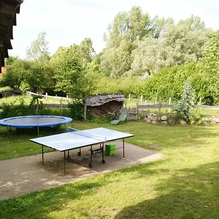Old School Villa Kunterbunt * Gross Varchow